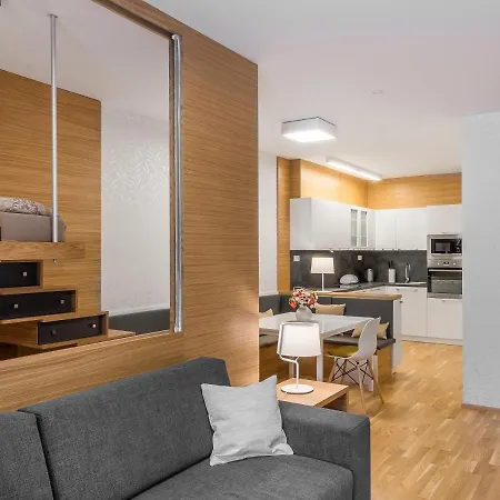 Appartement And Medvedin *