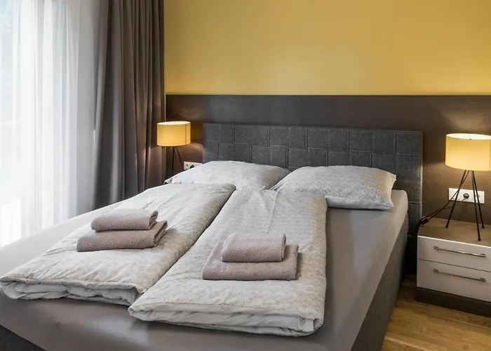 شقة And Medvedin *